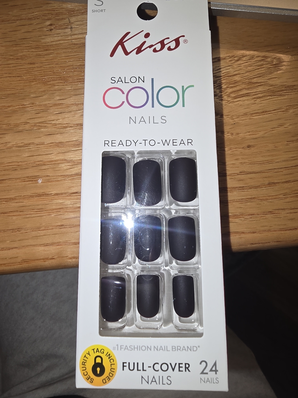 Kiss Salon Color Ready-To-Wear Full-Cover Nails - Matte Black
